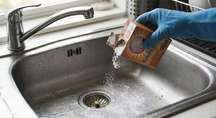 Μαγειρική σόδα για καθαρισμό νεροχύτη με φυσικά μέσα