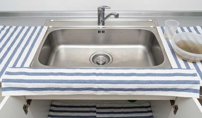 ΞΕΒΟΥΛΩΜΑ ΝΕΡΟΧΥΤΗ ΜΕ ΑΤΣΑΛΙΝΑ - Βήμα 1: Προετοιμασία του χώρου εργασίας