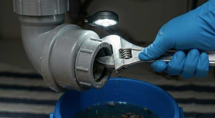 Ξεβίδωμα σιφονιού